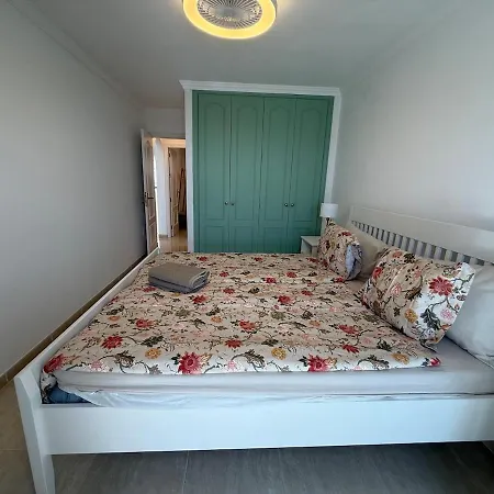 Апартаменти Sunset & Ocean Dream